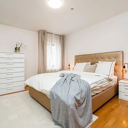 Lavish And Chic Duplex For Families And Couples Lägenhet *