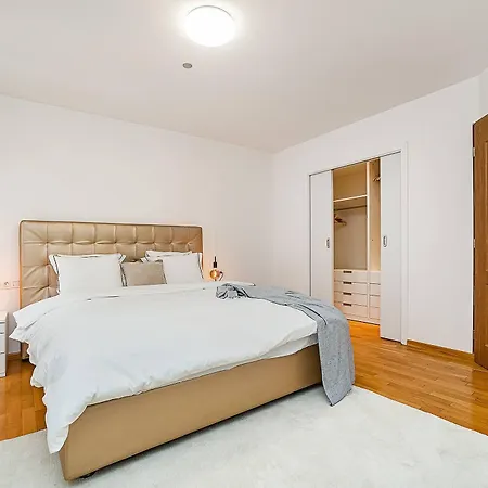 Lägenhet Lavish And Chic Duplex For Families And Couples