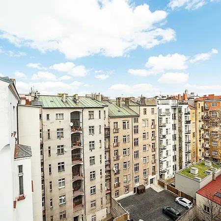 Lavish And Chic Duplex For Families And Couples